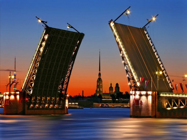 Санкт-Петербург – путешествие во времени и пространстве